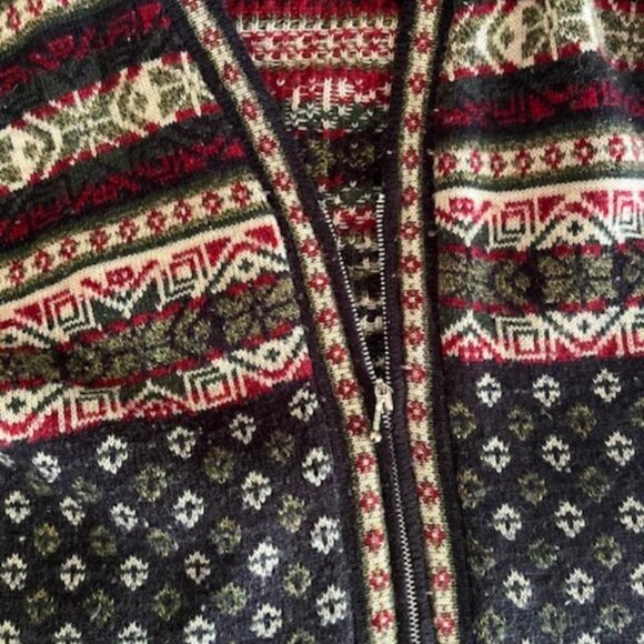 Casual Elements sweater - Picture 5 of 5